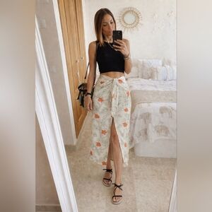 NWT Zara Size M Vanilla Printed Skirt With Knot